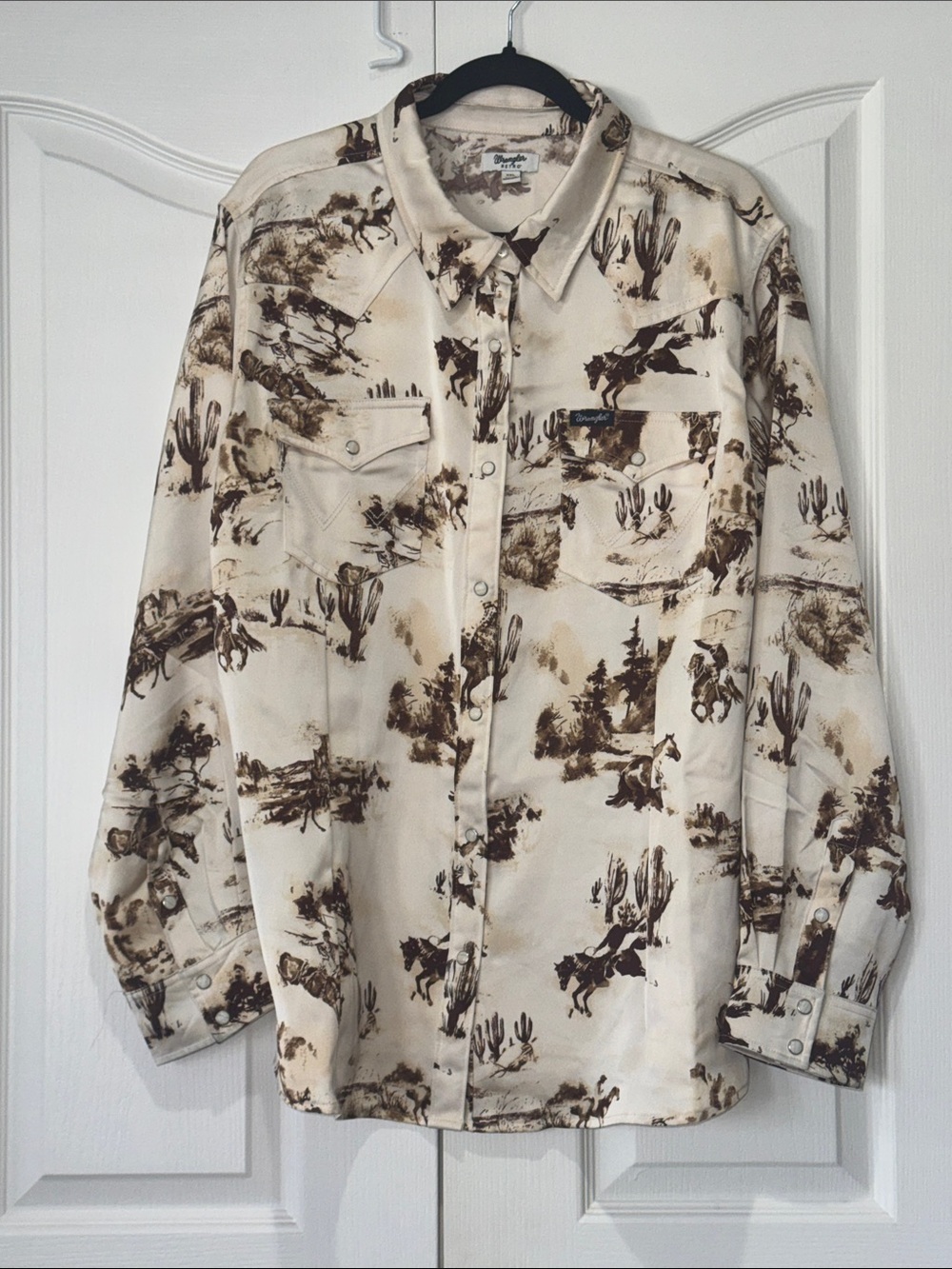 Authentic Wrangler Cream and Brown Western Print Button-Down Shirt